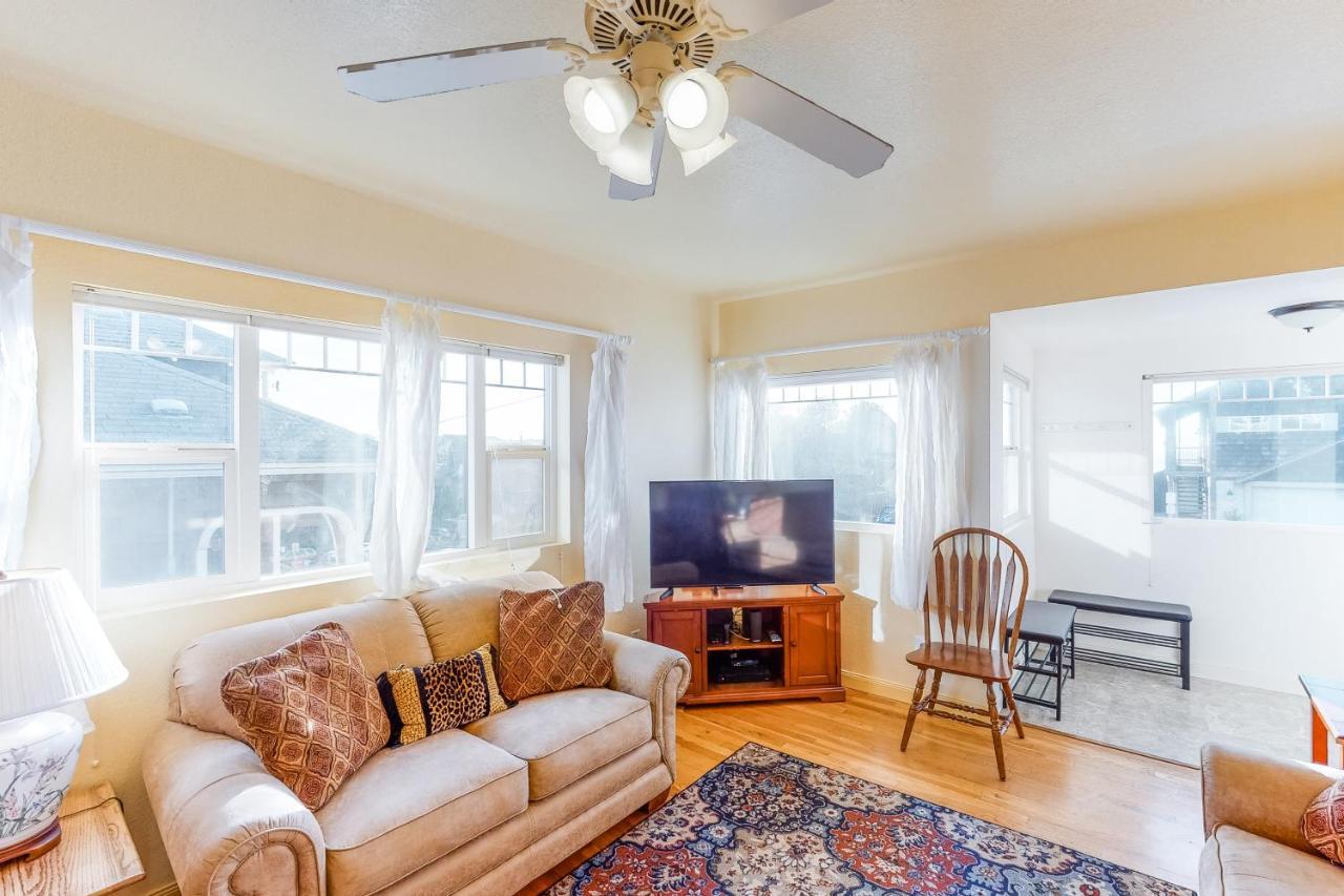 Cottage At Nye Beach ニューポート エクステリア 写真